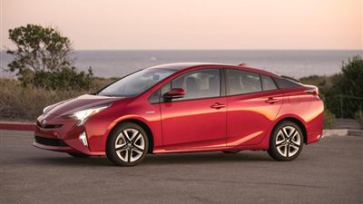 تويوتا تخصص 200 مهندس لصناعة سيارات الكهربائية والهيدروجينية (صور)