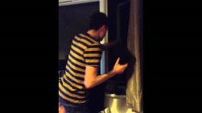 بالفيديو.. شاهد رد فعل طالب بعد هزيمته في لعبة 