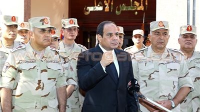 بعد كلمة «السيسي» من «ألماظة».. خبراء علم نفس يؤكدون: لغة جسده «حزينة».. صادق في تعبيراته.. بطء حركة شفتيه يدل على «الصبر» الشديد.. رفع «الحاجب» رغبة 