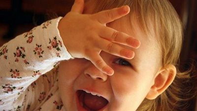 ألعاب الأصابع واليدين تساعد طفلك على تطوير مهاراته