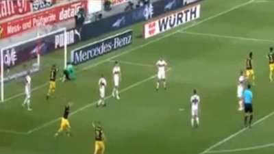 بوروسيا دورتموند يغرد في صدارة الدوري برباعية في شتوتجارت (فيديو)