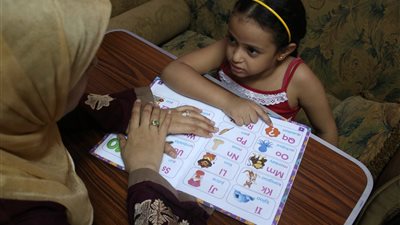 «الباشا تلميذ».. حلم النجاح يرافق «عمر وريم» في أيام الدراسة (معايشة)