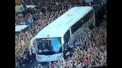 بالفيديو.. استقبال جنوني للاعبي الريـال قبل الكلاسيكو