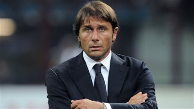 أنطونيو كونتي يقضي إجازته بالبحر الأحمر