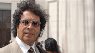 قذاف الدم يبرئ الليبيين من مقتل القذافي: نعرف قبره