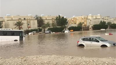 قطر بتغرق (فيديو وصور)