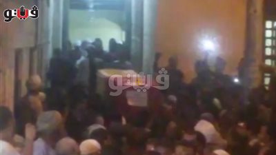 بالفيديو.. المئات يشيعون شهيد الواجب الوطني بقنا