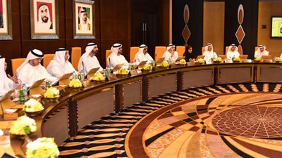 الإمارات تقر ميزانية اتحادية أصغر قليلا لعام 2016