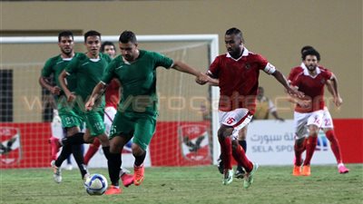 بالفيديو والصور.. الأهلي يفوز بثنائية على المحلة في الدوري