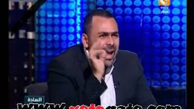 بالفيديو.. يوسف الحسيني يسب المعزول على الهواء