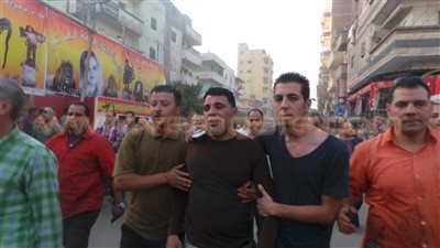 بالصور.. شقيق شهيد سيناء بكفر الشيخ: أخويا قاللي حاسس إني مش هرجع تاني