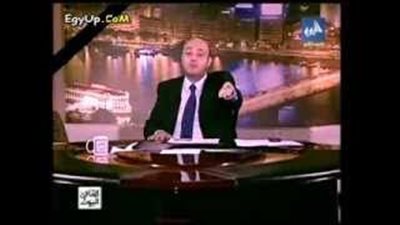 بالفيديو.. بكاء عمرو أديب أثناء مشاهدة جنازات شهداء العريش