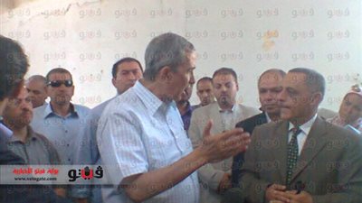 بالصور.. وزير الزراعة يتفقد شون القمح بالشرقية