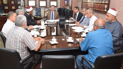 بني سويف تبحث تطوير 10 مزلقانات سكة حديد بـ«بوابات أوتوماتيكية»