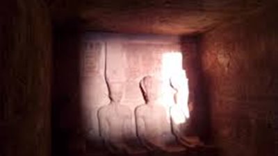 محافظ أسوان: تزايد حضور تعامد الشمس يؤكد الأمن في مصر