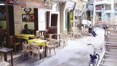 «إتاوات فرجة ومص دم الزباين».. مافيا «سماسرة القهاوي» تضرب سوق العقارات