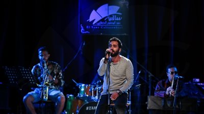 مصطفى حسين يبدع في حفله الغنائي بساقية الصاوي (صور)