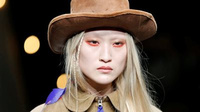 أبرز معروضات أسبوع موضة طوكيو 2018 (صور)