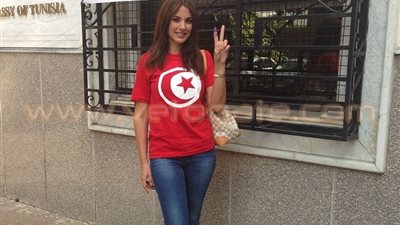 بالصور.. درة تدلي بصوتها في الانتخابات التشريعية