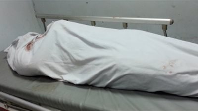 التحقيق في العثور على شاب متوفٍ داخل شقته بالنزهة