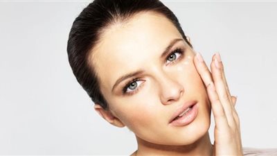 ماسك طبيعي لتفتيح البشرة الدهنية بعد يوم طويل في الشمس