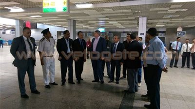 بالصور.. «رئيس الشركة المصرية» يتفقد مطار الغردقة الدولي