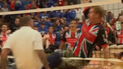 بالفيديو.. الأمير هارى يلعب الكرة الطائرة