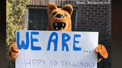 امرأة تمنح رجلا لا تعرفه مفاجأة غيرت حياته (فيديو)