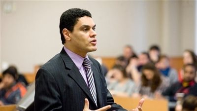 معتز عبد الفتاح يدعو للتمرد على التخلف الاقتصادى والتكنولوجى والتعليمى