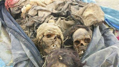 بالصور.. اكتشاف مقبرة جماعية لعملية إعدام مروعة نفذها «داعش» بسوريا