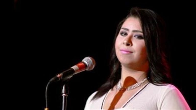 الفنانة إيناس عز