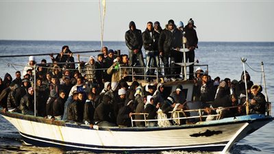 «آشيان تايمز» تكشف عن شخصية ملك تهريب البشر في ليبيا