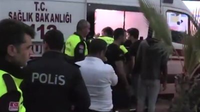 «بأي ذنب قتلت».. مشهد مؤثر لموت طفلة مهاجرة غرقا في تركيا (فيديو)