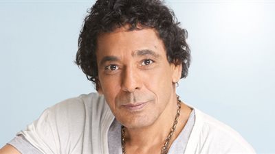 محمد منير يقضي فترة نقاهة في ألمانيا بعد إجراء عملية بالقلب