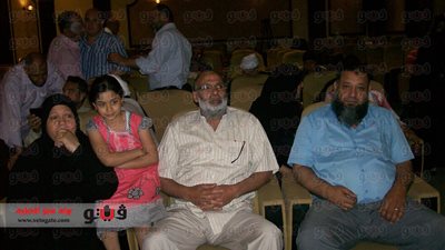 بالصور.. وزير الشباب يلتقى أهالى شهداء الألتراس