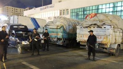 ضبط طنين من البضائع المهربة داخل سيارة ببورسعيد