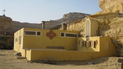 الأقباط غاضبون من أزمة دير وادي الريان.. قرارات الكنيسة تثير تخوفات من تهجير الرهبان.. وانتقادات لضبابية القرار.. مطالبات بالمكاشفة والتوضيح.. تناقض القرار صادم وآخرون يرون العكس