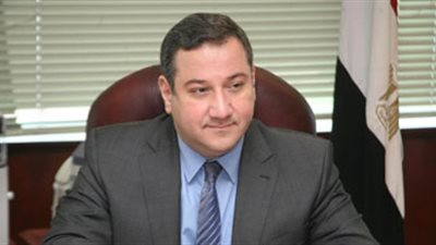 رئيس الهيئة القومية للبريد يطير إلى اسطنبول