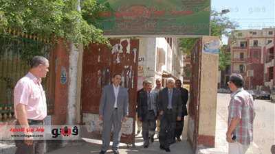 محافظ أسيوط يتفقد لجان امتحانات الشهادة الابتدائية