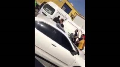 بالفيديو.. الكويت تطرد 18 مصريا لاعتدائهم بالضرب على أحد مواطنيها