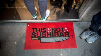 يمكنك الدفع في هذا المطعم بعدد متابعينك عبر «إنستجرام» (فيديو)