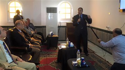 بالفيديو والصور..وزير الإسكان لرئيس الوزراء: افتتاح محطة مياه أكتوبر بعد شهر