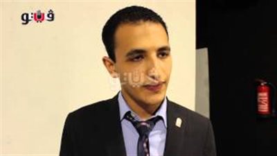 بالفيديو.. طالب يبتكر طريقة تشغيل «مكيف» وقت انقطاع الكهرباء