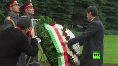 كونتي يضع إكليل زهور على قبر الجندي المجهول بموسكو (فيديو)