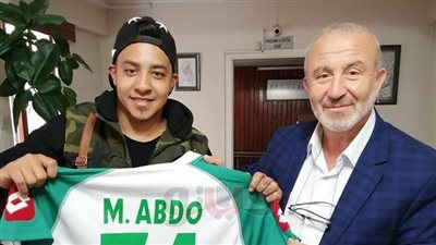 «الراقص بالعكاز» بعد احترافه بتركيا: بدأت مشوار الحلم.. وتريزيجيه كلمة السر