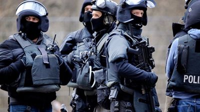 إحباط محاولة لاغتيال رئيس أمريكا الأسبق كلينتون وزوجته هيلاري