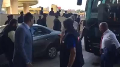 بعثة المصري تصل ملعب الشهداء لملاقاة فيتا كلوب بالكونفيدرالية (فيديو)