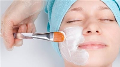 ماسك «الأفوكادو بالعسل واللبن» لنضارة البشرة الجافة