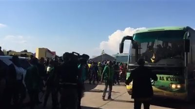بعثة «فيتا كلوب» الكونغولي تصل ملعب الشهداء وسط تشجيع جماهيري (فيديو)