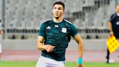 محمود وادي وإيزي إيميكا على دكة بدلاء المصري أمام فيتا كلوب